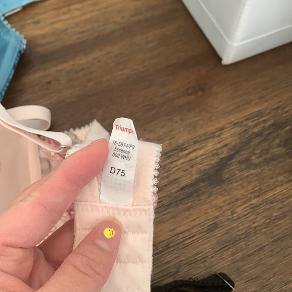 Triumph bras - washed, never worn - Picture 6 of 8